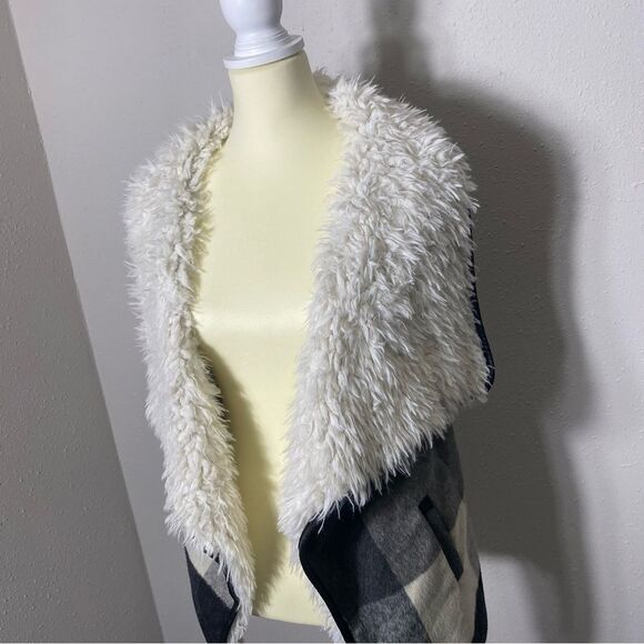Me Jane Faux Fur Buffalo Check Flannel Wool Blend Vest Women's Size Medium - Picture 14 of 16